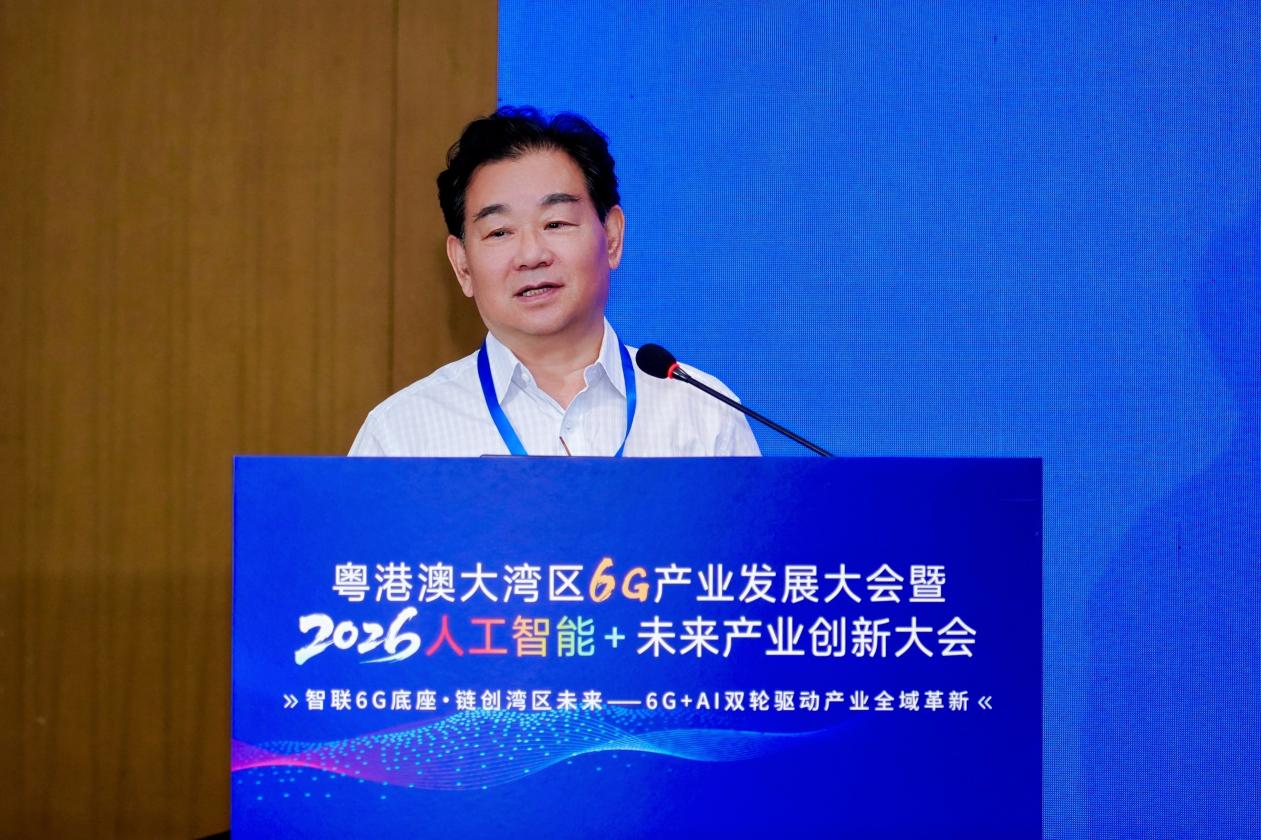 1-中国通信企业协会原副会长兼秘书长赵中新