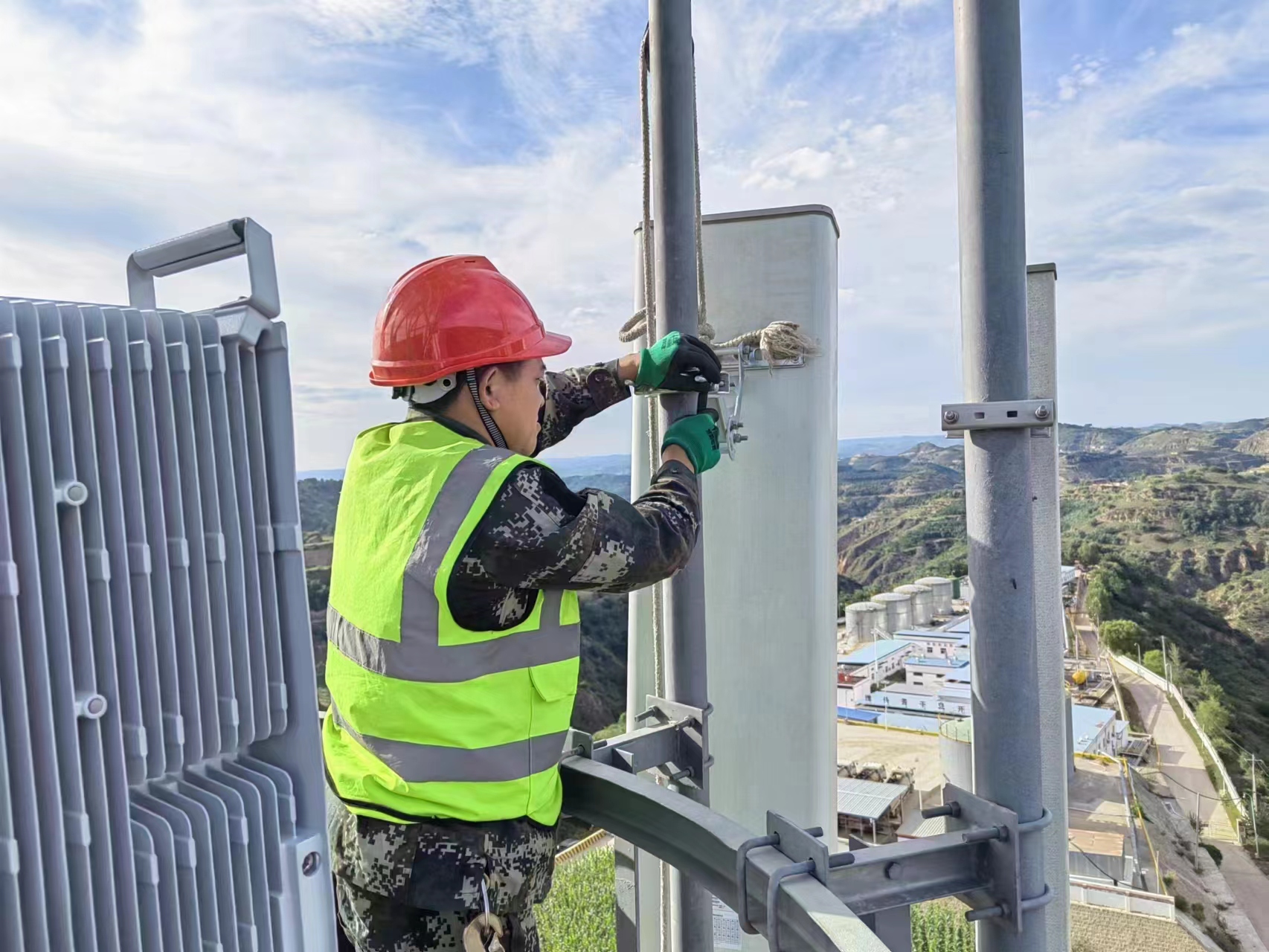 延安网络部叶万祥在宝塔区进行5G基站进行5G基站网络优化